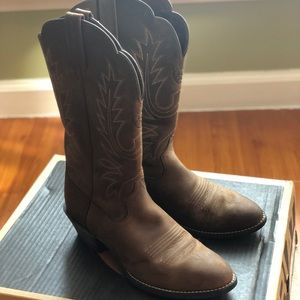 Ariat Heritage Western R-toe Boots